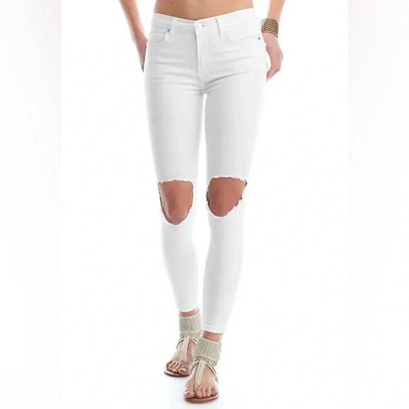Free People Distressed White Jeans NWT Size 27 - Picture 1 of 6